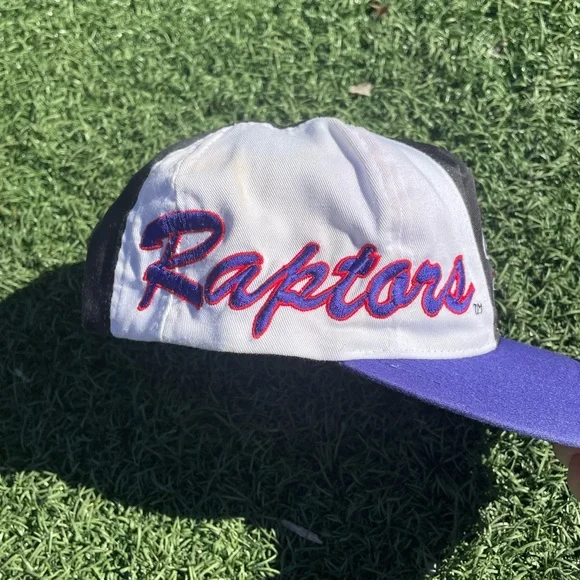 Vintage Toronto Raptors Snapback - Picture 2 of 5